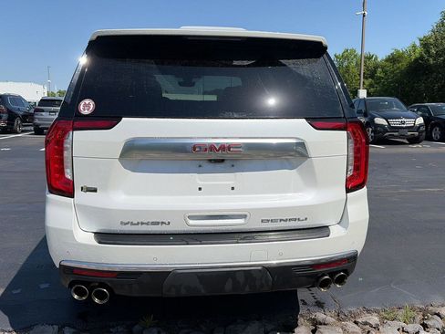 Used 2022 GMC Yukon Denali w/ Advanced Technology Package image 4