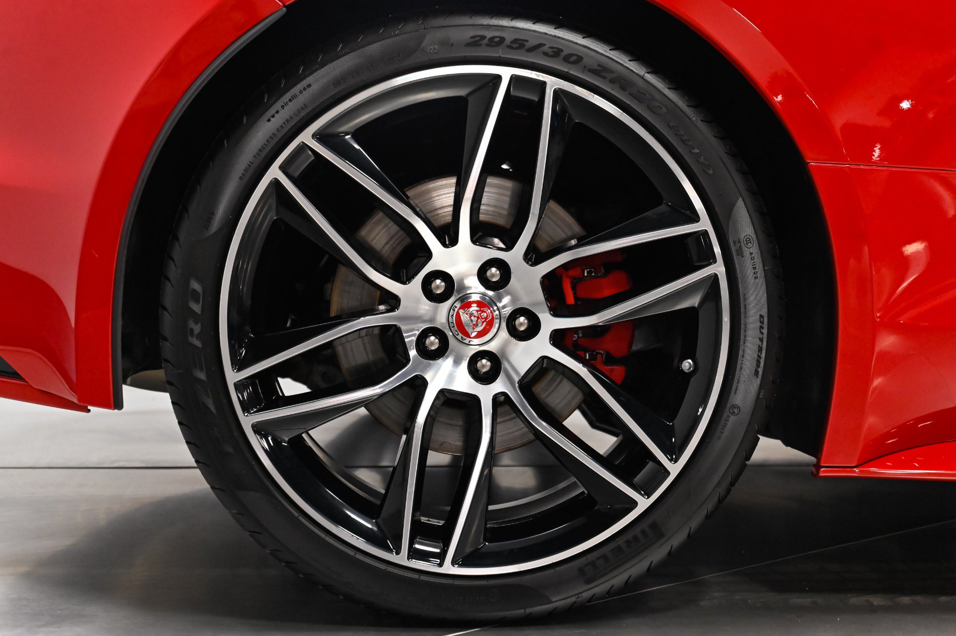 Used 2020 Jaguar F-TYPE Convertible RWD image 19