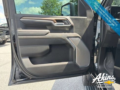 Used 2024 Chevrolet Silverado 2500 High Country w/ High Country Premium Package AWD/4WD image 18