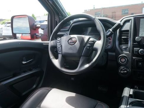Used 2024 Nissan Titan PRO-4X w/ Pro-4x Convenience Package AWD/4WD image 14