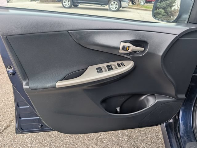 Used 2013 Toyota Corolla S FWD image 9