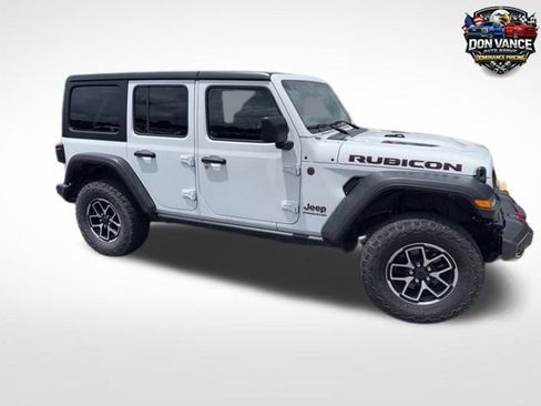 Used 2024 Jeep Wrangler Unlimited Rubicon AWD/4WD image 3