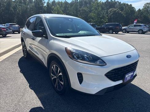 Used 2022 Ford Escape SE w/ SE Sport Appearance Package AWD/4WD image 3