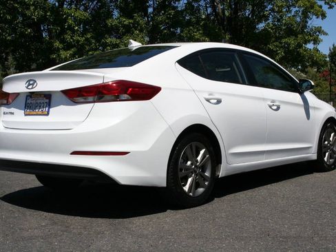 Used 2018 Hyundai Elantra Value Edition w/ Cargo Package FWD image 5