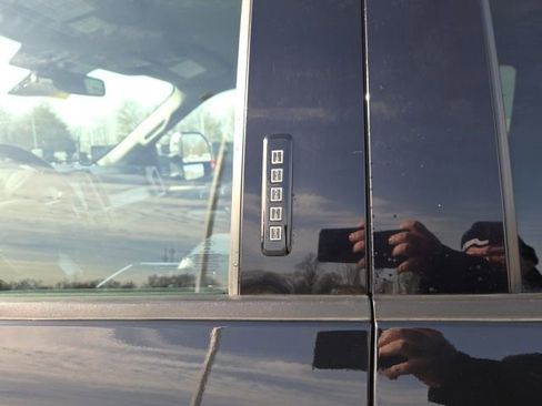 Used 2019 Ford F350 Lariat w/ Lariat Ultimate Package image 25