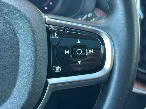 Certified 2024 Volvo XC60 T8 Plus image 28