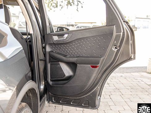 Used 2020 Ford Escape SE AWD/4WD image 30