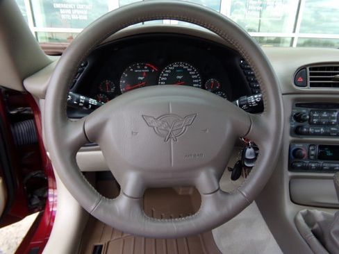 Used 2003 Chevrolet Corvette Coupe w/ Preferred Equipment Group RWD image 30