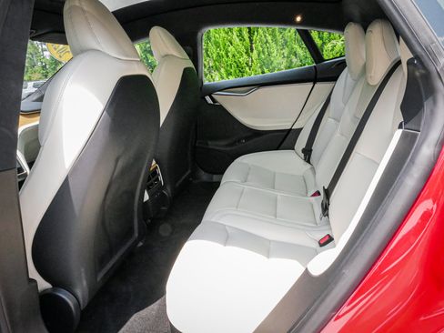 Used 2021 Tesla Model S Long Range Plus AWD/4WD image 32