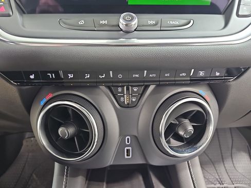 Used 2023 Chevrolet Blazer LT w/ Convenience Package FWD image 29