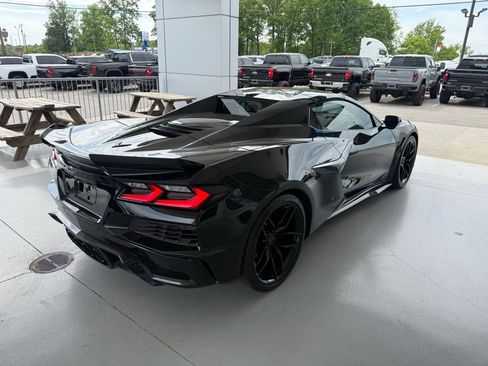 Used 2025 Chevrolet Corvette Z06 RWD image 4