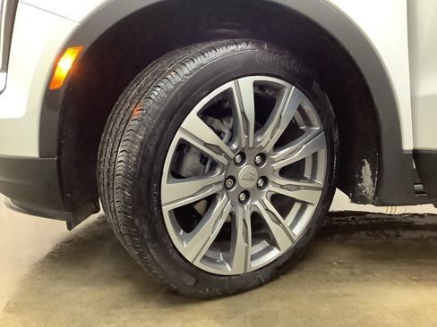 Used 2023 Cadillac XT4 Premium Luxury image 28