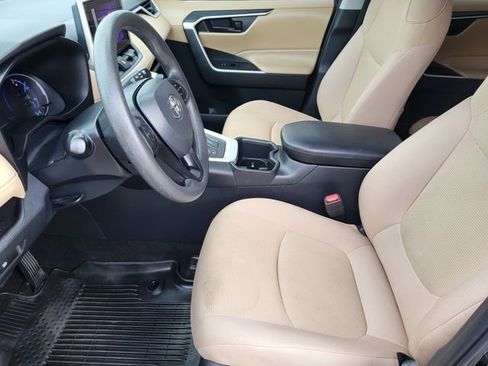 Used 2024 Toyota RAV4 LE image 11
