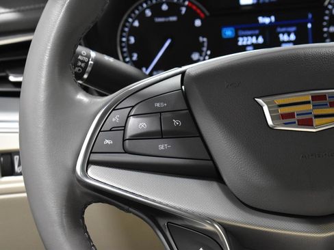 Used 2022 Cadillac XT5 Premium Luxury image 8