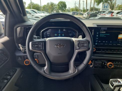 Used 2025 Chevrolet Silverado 1500 ZR2 w/ Technology Package AWD/4WD image 18