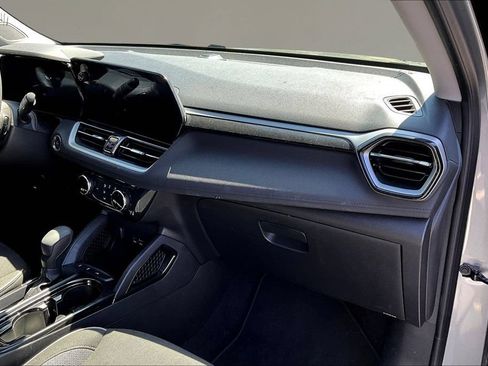 Used 2024 Chevrolet TrailBlazer LT FWD image 22