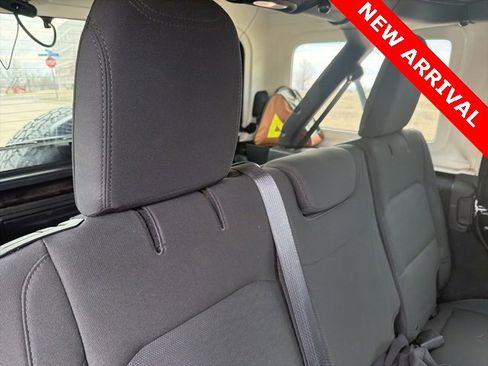 Used 2018 Jeep Wrangler Unlimited Sport S image 19