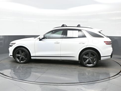 Certified 2023 Genesis GV70 2.5T w/ Sport Prestige Package image 3