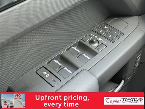 Used 2025 Land Rover Defender 110 S AWD/4WD image 27