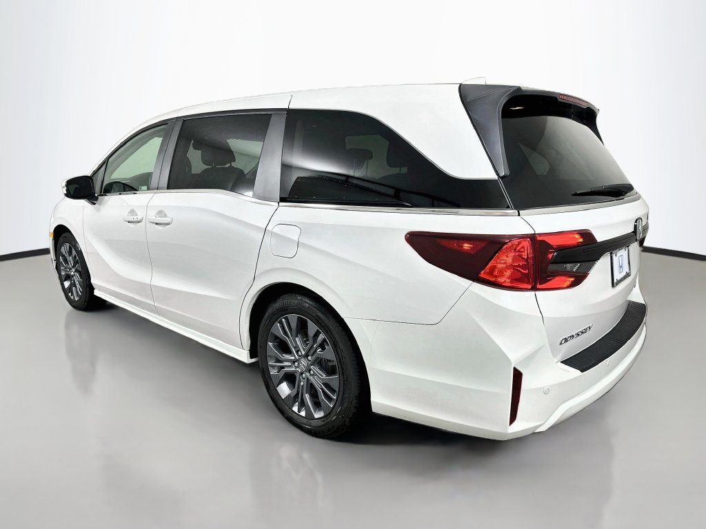 Certified 2026 Honda Odyssey Touring image 7