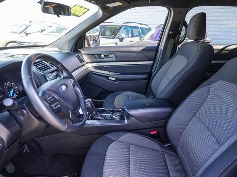 Used 2019 Ford Explorer XLT image 17
