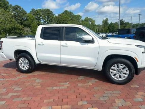 Used 2022 Nissan Frontier SV RWD image 4