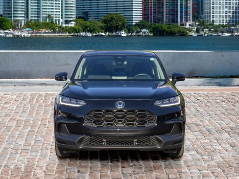 Certified 2023 Honda HR-V LX image 2