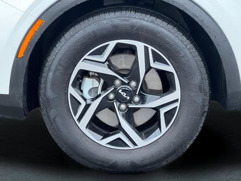 Used 2024 Kia Sportage LX image 24