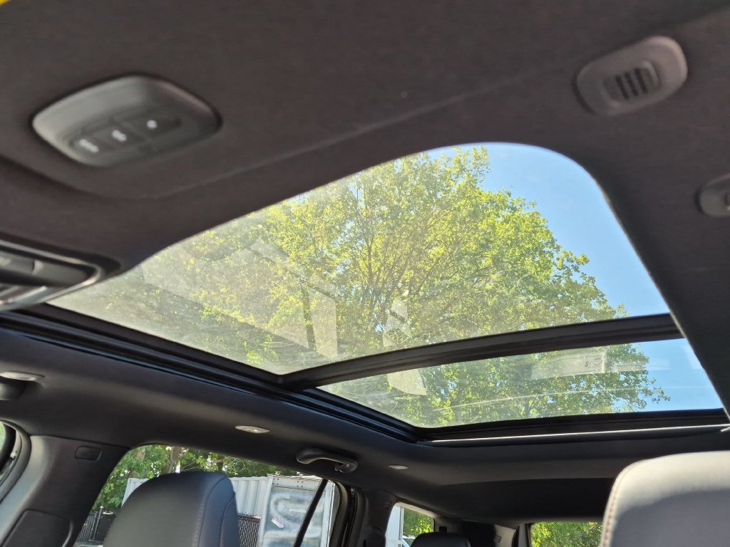 Used 2026 Jeep Cherokee Limited AWD/4WD image 18
