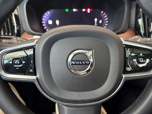 Certified 2023 Volvo XC60 B5 Ultimate w/ Climate Package AWD/4WD image 27