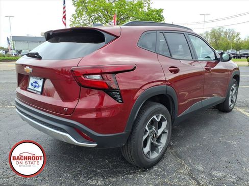 Used 2025 Chevrolet Trax LT FWD image 7