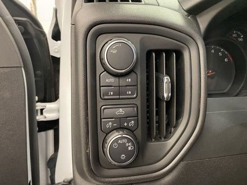 Used 2024 Chevrolet Silverado 1500 Custom Trail Boss AWD/4WD image 31