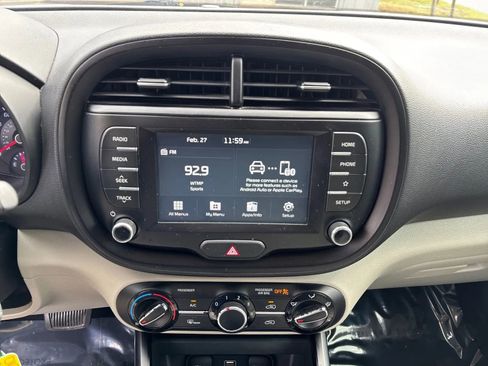 Used 2021 Kia Soul LX FWD image 17
