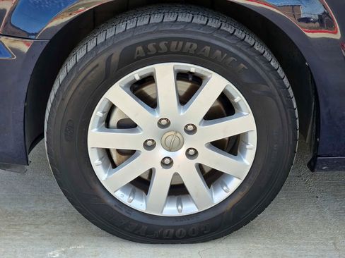 Used 2014 Chrysler Town & Country Touring image 29