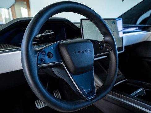 Used 2022 Tesla Model X Plaid image 35