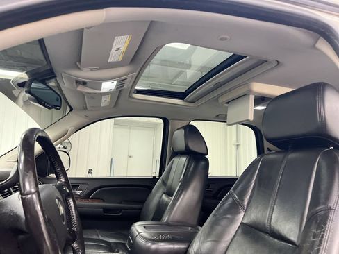 Used 2007 Chevrolet Tahoe LTZ w/ LTZ Preferred Equipment Group AWD/4WD image 18
