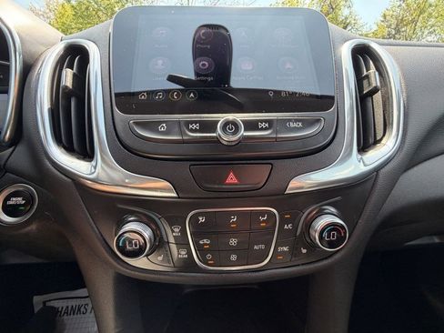 Used 2021 Chevrolet Equinox LT FWD image 19