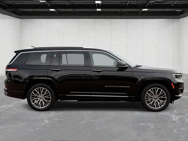 Used 2023 Jeep Grand Cherokee L Summit AWD/4WD image 4