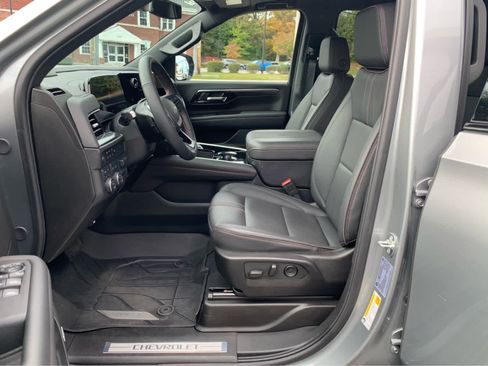 Used 2025 Chevrolet Tahoe RST image 12