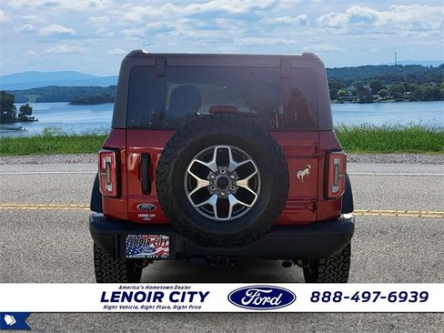 Used 2024 Ford Bronco Badlands image 6