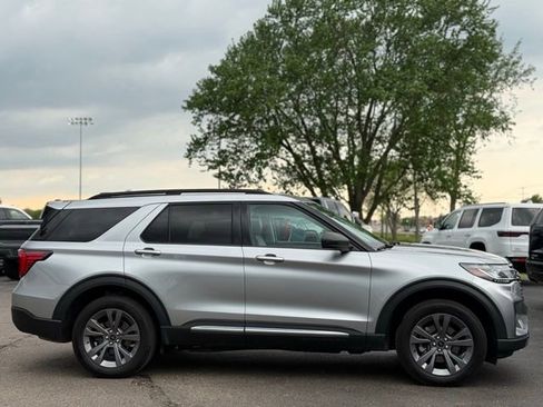 Used 2025 Ford Explorer Active w/ Active Comfort Package AWD/4WD image 41