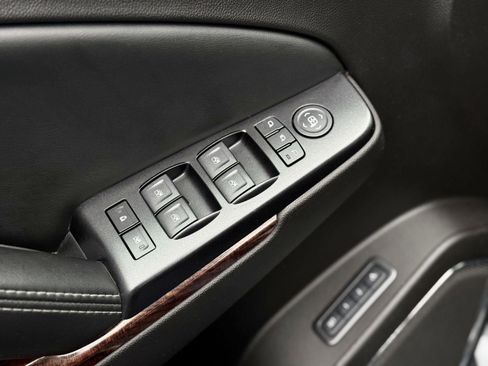 Used 2016 GMC Yukon SLT image 11