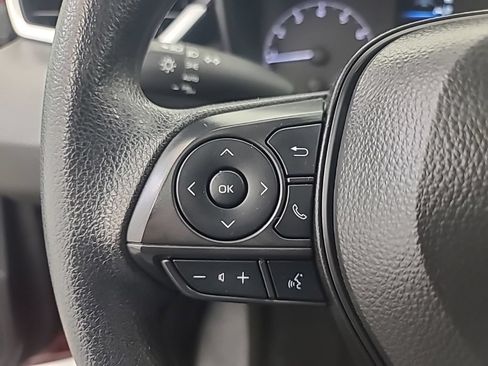 Used 2025 Toyota Corolla LE FWD image 30
