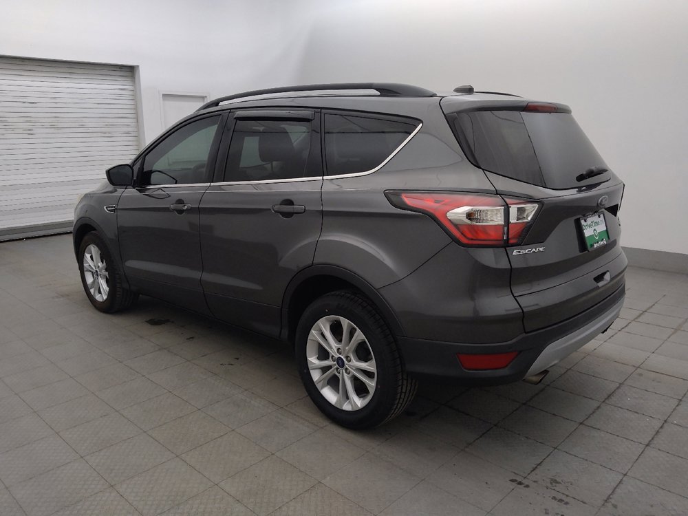 Used 2017 Ford Escape SE w/ Equipment Group 201A FWD image 3