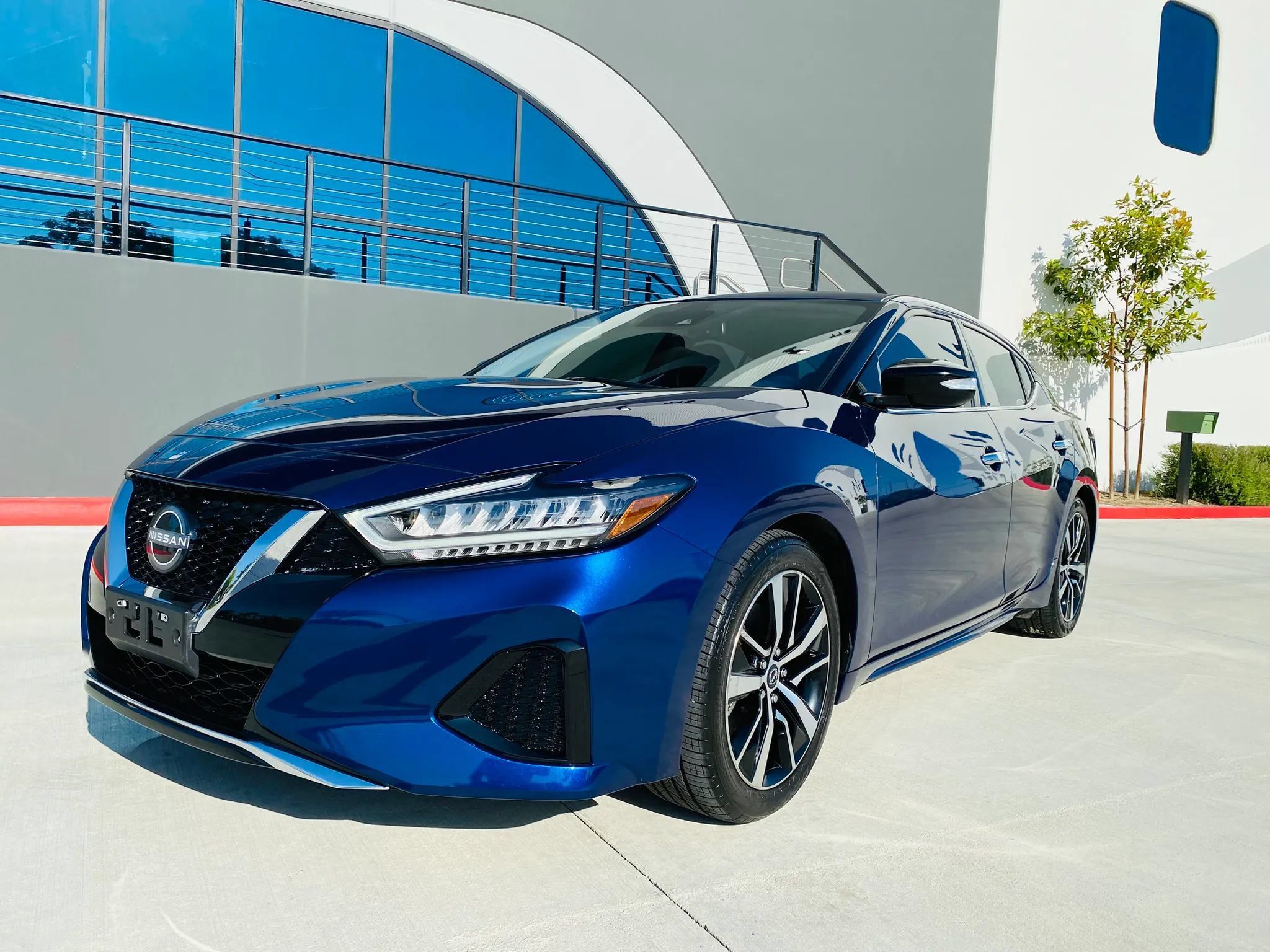 Used 2023 Nissan Maxima SV w/ Floor Mat Group FWD image 1