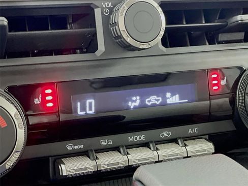 Used 2025 Toyota Tacoma TRD Off-Road image 24