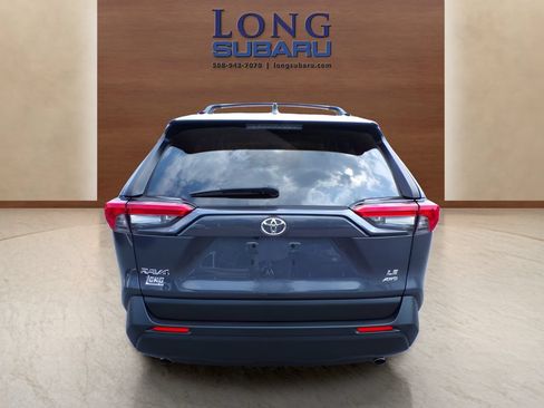 Used 2019 Toyota RAV4 LE w/ Carpet Mat Package AWD/4WD image 9