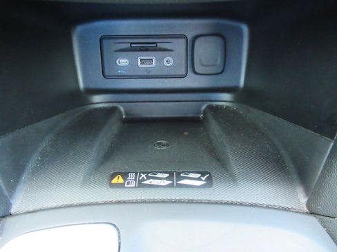 Used 2020 Chevrolet Equinox Premier FWD image 25