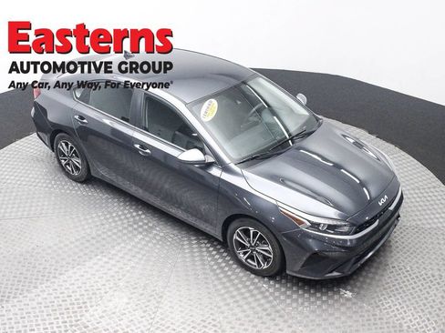 Used 2023 Kia Forte LXS FWD image 3