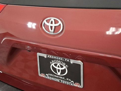 Used 2012 Toyota Sienna XLE w/ XLE Navigation Pkg image 24